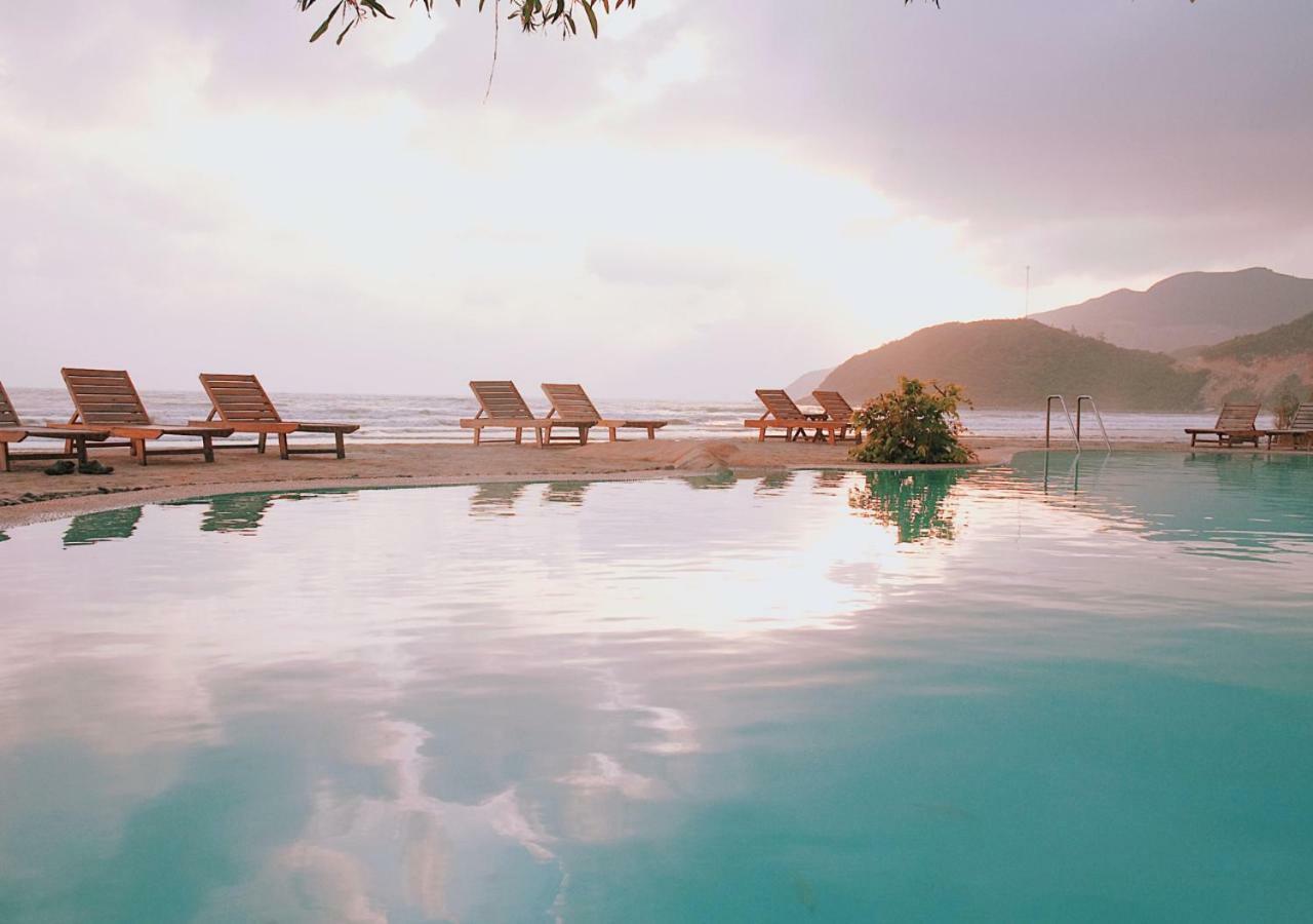 Wild Beach Boutique Resort Ниньфуок Экстерьер фото